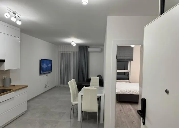 Janickiego 166 Parking Free Poznan