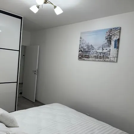 Janickiego 166 Parking Free Apartamento